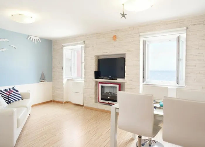 Punta Joe 2'8 By Locap Group Piran